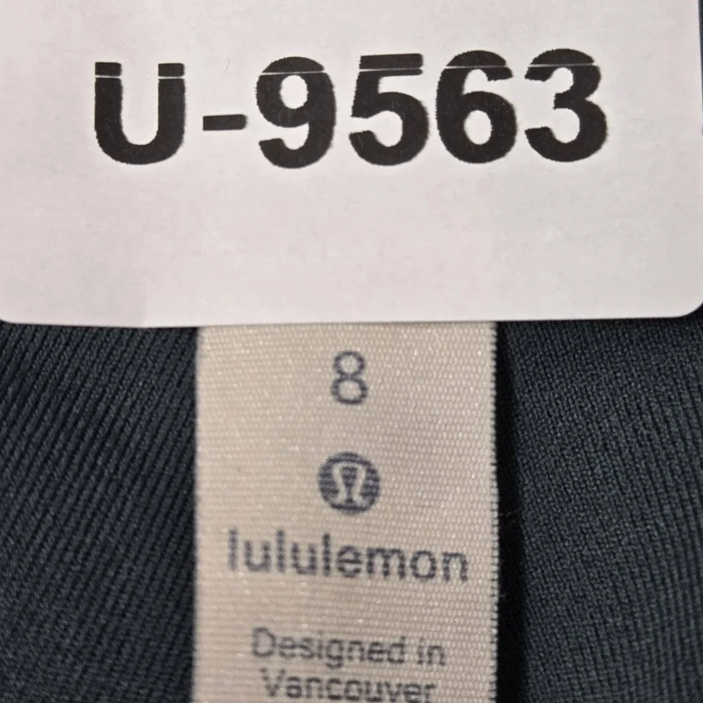 Lululemon Women Activewear Pants 8 Blue Wunder Under HR Capri‎ Yoga Legging